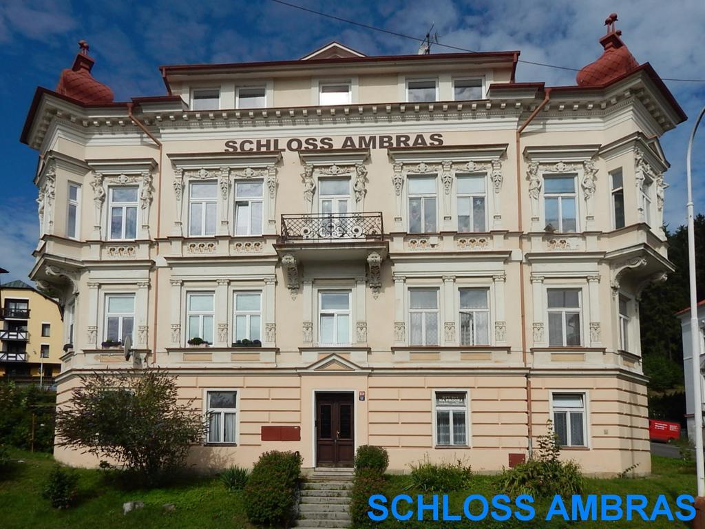 Schloss Ambras Mariánské Lázně الغرفة الصورة